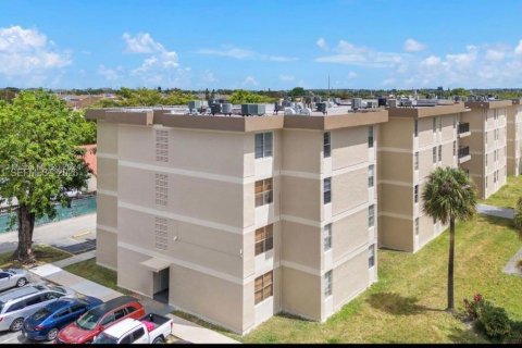 Condo à Hialeah, Floride, 2 chambres  № 2066796