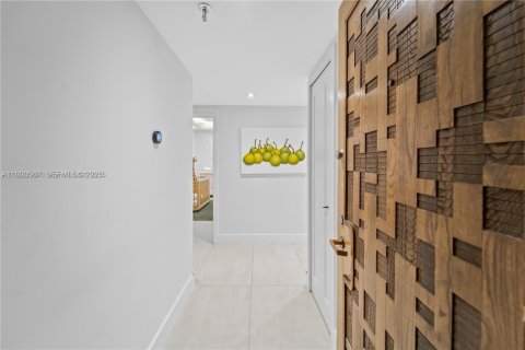 Купить кондоминиум в Майами, Флорида 2 спальни, 144.46м2, № 1982436 - фото 10