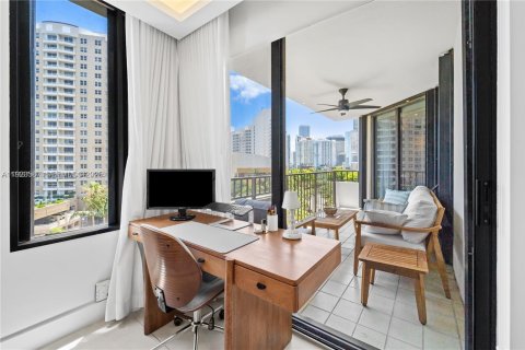 Купить кондоминиум в Майами, Флорида 2 спальни, 144.46м2, № 1982436 - фото 13