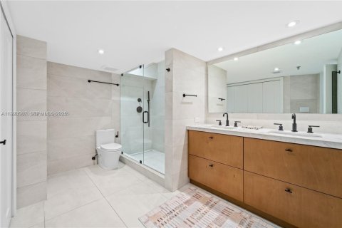 Купить кондоминиум в Майами, Флорида 2 спальни, 144.46м2, № 1982436 - фото 14