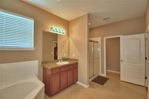 House in Plant City, Florida 4 bedrooms, 270.25 sq.m. № 1765406 - photo 25
