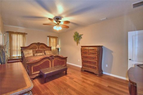 House in Plant City, Florida 4 bedrooms, 270.25 sq.m. № 1765406 - photo 27