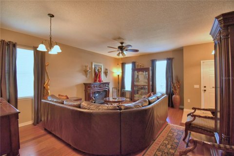 House in Plant City, Florida 4 bedrooms, 270.25 sq.m. № 1765406 - photo 15