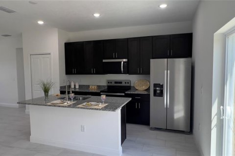 Casa en alquiler en Citrus Springs, Florida, 4 dormitorios, 146.79 m2 № 1910227 - foto 9
