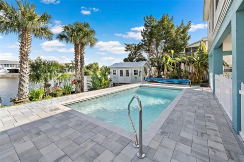 House in Hernando Beach, Florida 3 bedrooms, 114.73 sq.m. № 1568532 - photo 22