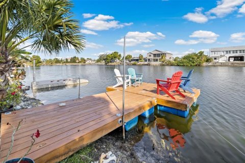 House in Hernando Beach, Florida 3 bedrooms, 114.73 sq.m. № 1568532 - photo 24