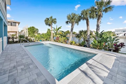 House in Hernando Beach, Florida 3 bedrooms, 114.73 sq.m. № 1568532 - photo 3
