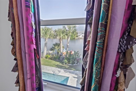 House in Hernando Beach, Florida 3 bedrooms, 114.73 sq.m. № 1568532 - photo 17