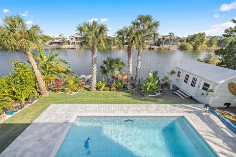 House in Hernando Beach, Florida 3 bedrooms, 114.73 sq.m. № 1568532 - photo 28