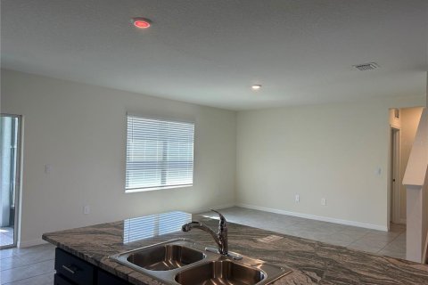 Villa ou maison à louer à Bradenton, Floride: 5 chambres, 242.01 m2 № 2213387 - photo 8