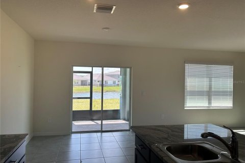 Villa ou maison à louer à Bradenton, Floride: 5 chambres, 242.01 m2 № 2213387 - photo 9