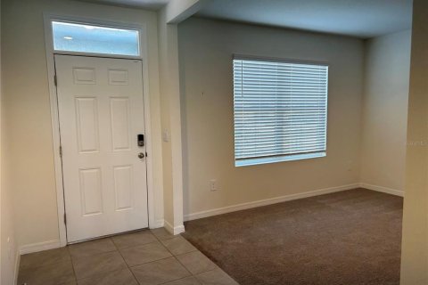 Villa ou maison à louer à Bradenton, Floride: 5 chambres, 242.01 m2 № 2213387 - photo 4