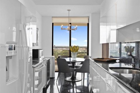 Condo in Aventura, Florida, 2 bedrooms  № 2081001 - photo 20