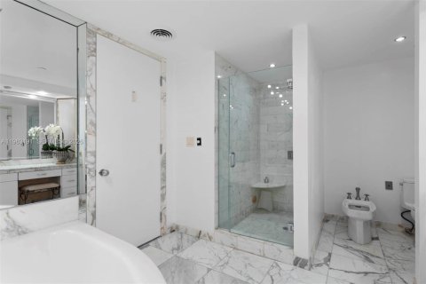 Condo in Aventura, Florida, 2 bedrooms  № 2081001 - photo 13