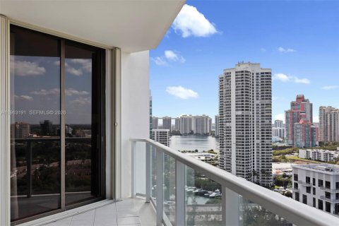 Condo in Aventura, Florida, 2 bedrooms  № 2081001 - photo 23