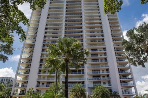 Condo in Aventura, Florida, 2 bedrooms  № 2081001 - photo 30