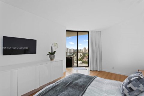 Condo in Aventura, Florida, 2 bedrooms  № 2081001 - photo 16