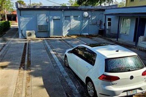 Propiedad comercial en venta en DeLand, Florida, 336.21 m2 № 1107537 - foto 14