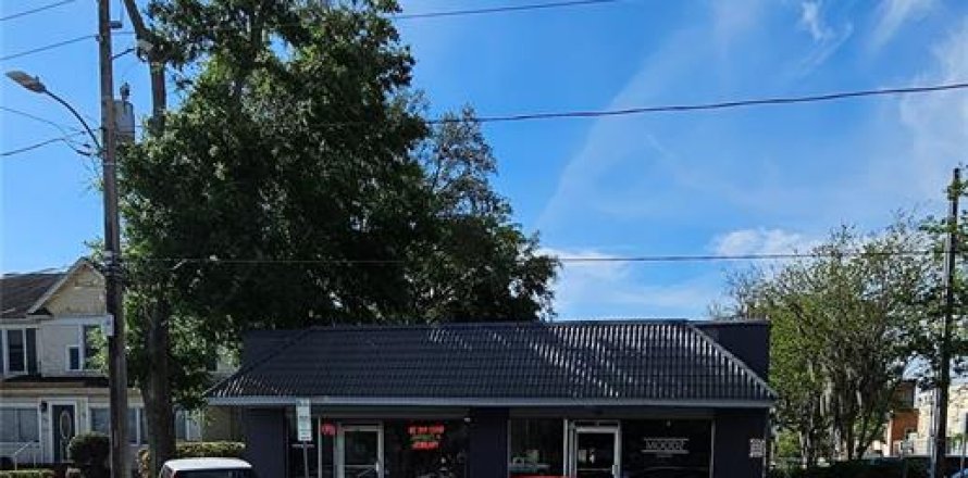 Propiedad comercial en DeLand, Florida 336.21 m2 № 1107537