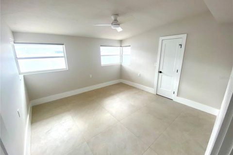 Villa ou maison à louer à Treasure Island, Floride: 3 chambres, 201.78 m2 № 2377759 - photo 21