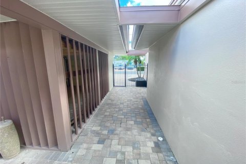 Villa ou maison à louer à Treasure Island, Floride: 3 chambres, 201.78 m2 № 2377759 - photo 3