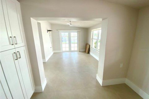 Villa ou maison à louer à Treasure Island, Floride: 3 chambres, 201.78 m2 № 2377759 - photo 16