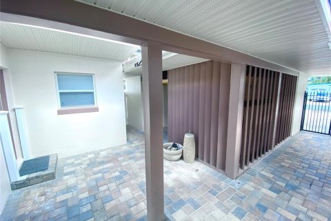 Villa ou maison à louer à Treasure Island, Floride: 3 chambres, 201.78 m2 № 2377759 - photo 4