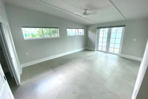 Villa ou maison à louer à Treasure Island, Floride: 3 chambres, 201.78 m2 № 2377759 - photo 27