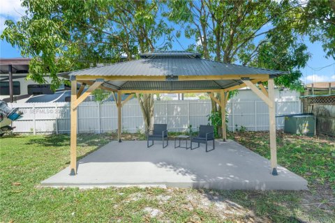 House in Miami, Florida 4 bedrooms, 113.71 sq.m. № 2066390 - photo 4