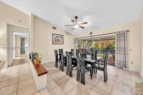 Casa en venta en Davie, Florida, 3 dormitorios, 183.2 m2 № 2056552 - foto 4