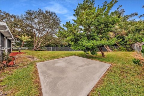 Casa en venta en Davie, Florida, 3 dormitorios, 183.2 m2 № 2056552 - foto 28