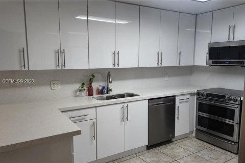 Casa en venta en Davie, Florida, 3 dormitorios, 183.2 m2 № 2056552 - foto 15