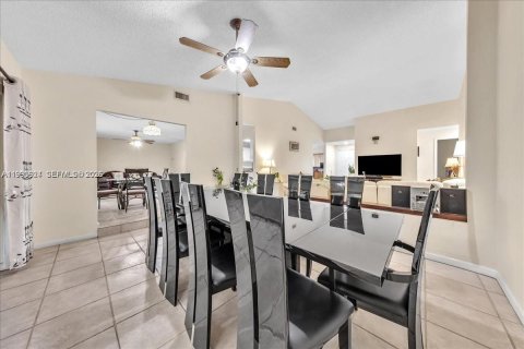 Casa en venta en Davie, Florida, 3 dormitorios, 183.2 m2 № 2056552 - foto 6