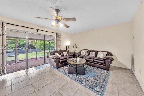 Casa en venta en Davie, Florida, 3 dormitorios, 183.2 m2 № 2056552 - foto 11