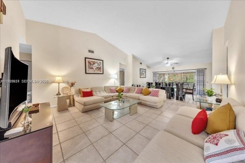 Casa en venta en Davie, Florida, 3 dormitorios, 183.2 m2 № 2056552 - foto 5