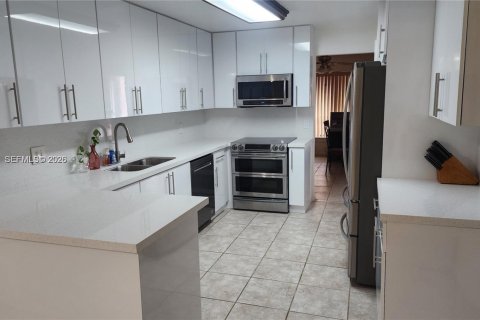 Casa en venta en Davie, Florida, 3 dormitorios, 183.2 m2 № 2056552 - foto 14