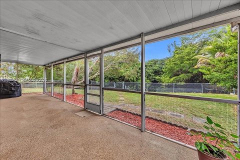 Casa en venta en Davie, Florida, 3 dormitorios, 183.2 m2 № 2056552 - foto 27