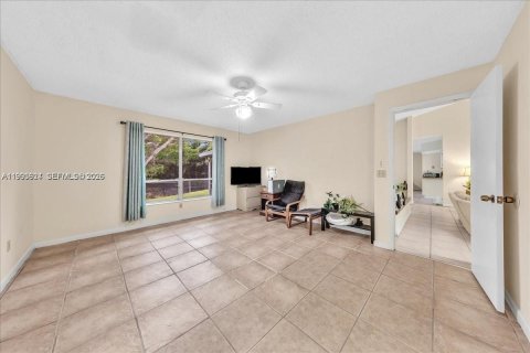 Casa en venta en Davie, Florida, 3 dormitorios, 183.2 m2 № 2056552 - foto 18