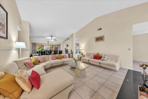 Casa en venta en Davie, Florida, 3 dormitorios, 183.2 m2 № 2056552 - foto 7