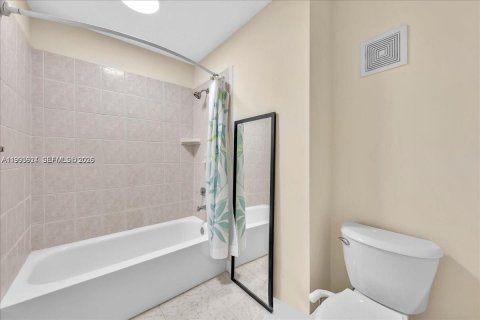 Casa en venta en Davie, Florida, 3 dormitorios, 183.2 m2 № 2056552 - foto 19