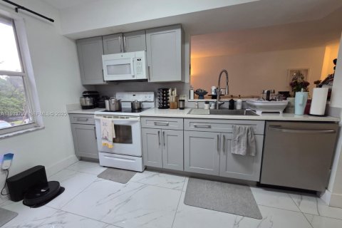 Copropriété à louer à Pembroke Pines, Floride: 2 chambres, 101.36 m2 № 1992034 - photo 8