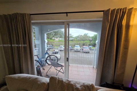 Copropriété à louer à Pembroke Pines, Floride: 2 chambres, 101.36 m2 № 1992034 - photo 30