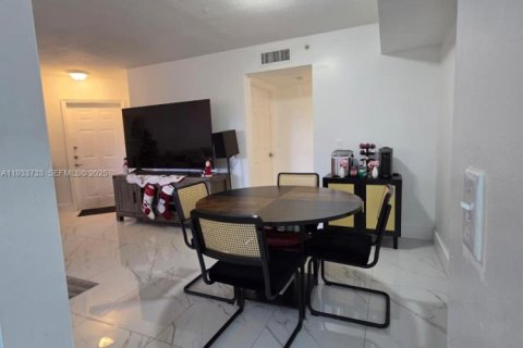 Copropriété à louer à Pembroke Pines, Floride: 2 chambres, 101.36 m2 № 1992034 - photo 17