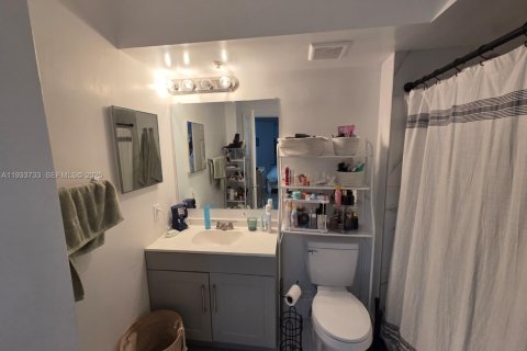 Copropriété à louer à Pembroke Pines, Floride: 2 chambres, 101.36 m2 № 1992034 - photo 25