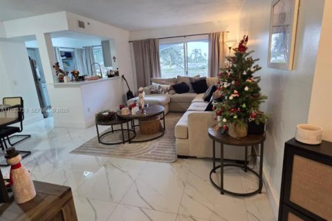 Copropriété à louer à Pembroke Pines, Floride: 2 chambres, 101.36 m2 № 1992034 - photo 15