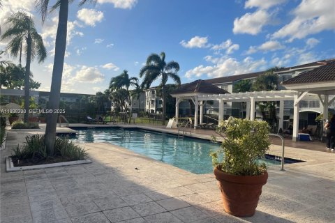 Copropriété à louer à Pembroke Pines, Floride: 2 chambres, 101.36 m2 № 1992034 - photo 3