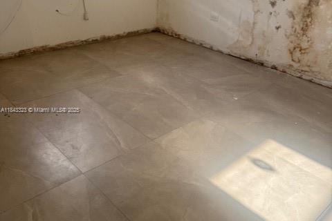 House in North Miami, Florida 3 bedrooms, 91.51 sq.m. № 1943495 - photo 6