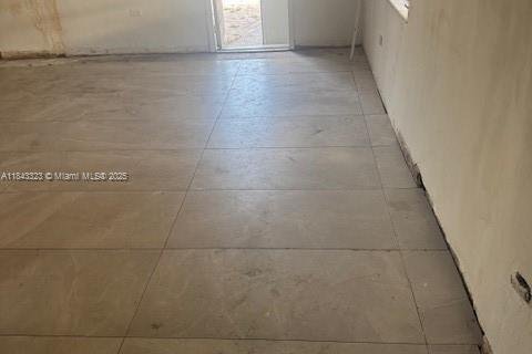 House in North Miami, Florida 3 bedrooms, 91.51 sq.m. № 1943495 - photo 4