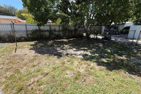 House in North Miami, Florida 3 bedrooms, 91.51 sq.m. № 1943495 - photo 15