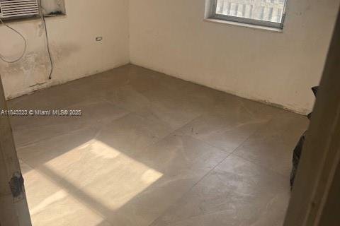 House in North Miami, Florida 3 bedrooms, 91.51 sq.m. № 1943495 - photo 7